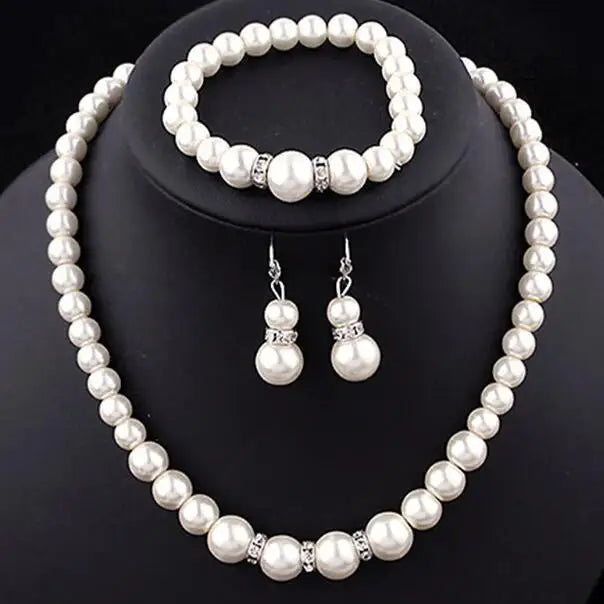 Parure de mariée 3 pièces perles et cristaux — collier, bracelet et boucles d'oreilles