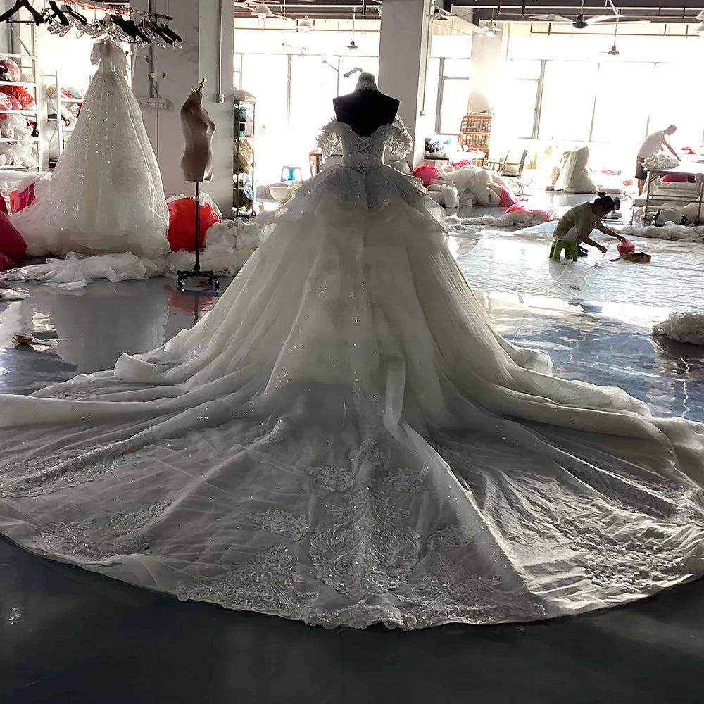 Robes de soirée de mariage en organza à lacets personnalisées Robes de mariée blanches Robes de mariée à traîne courte sans épaules vestidos de novia