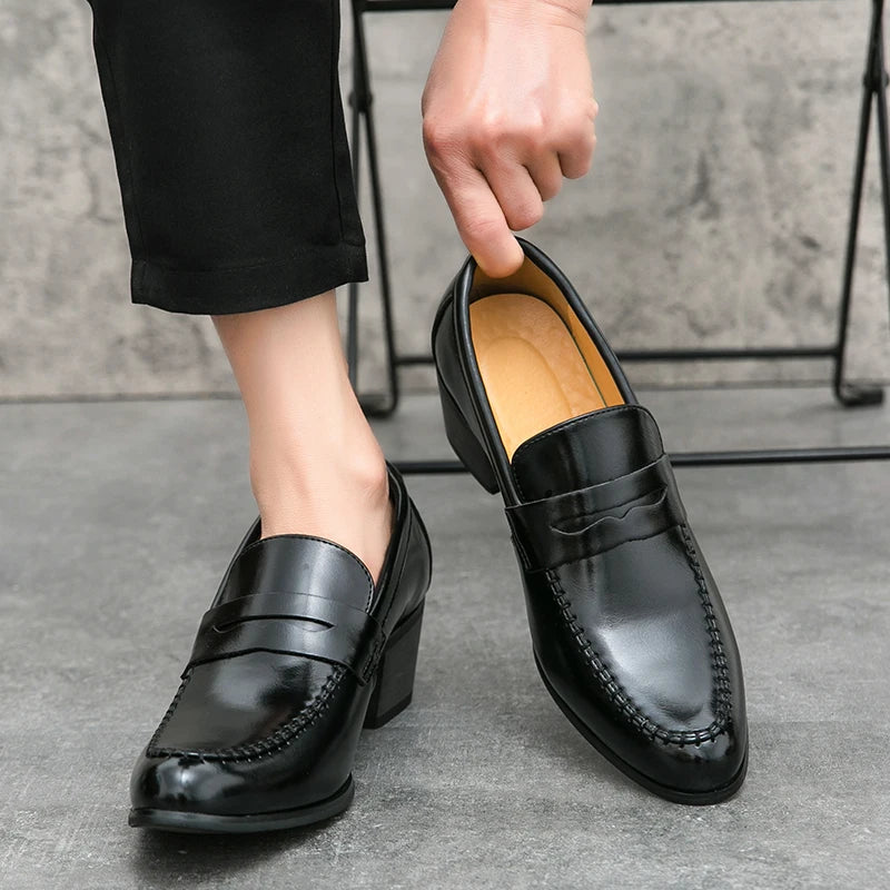 Chaussures habillées rétro à talons hauts pour homme, marque de luxe, chaussures de mariage pointues pour marié, chaussures de ville décontractées en cuir pour homme