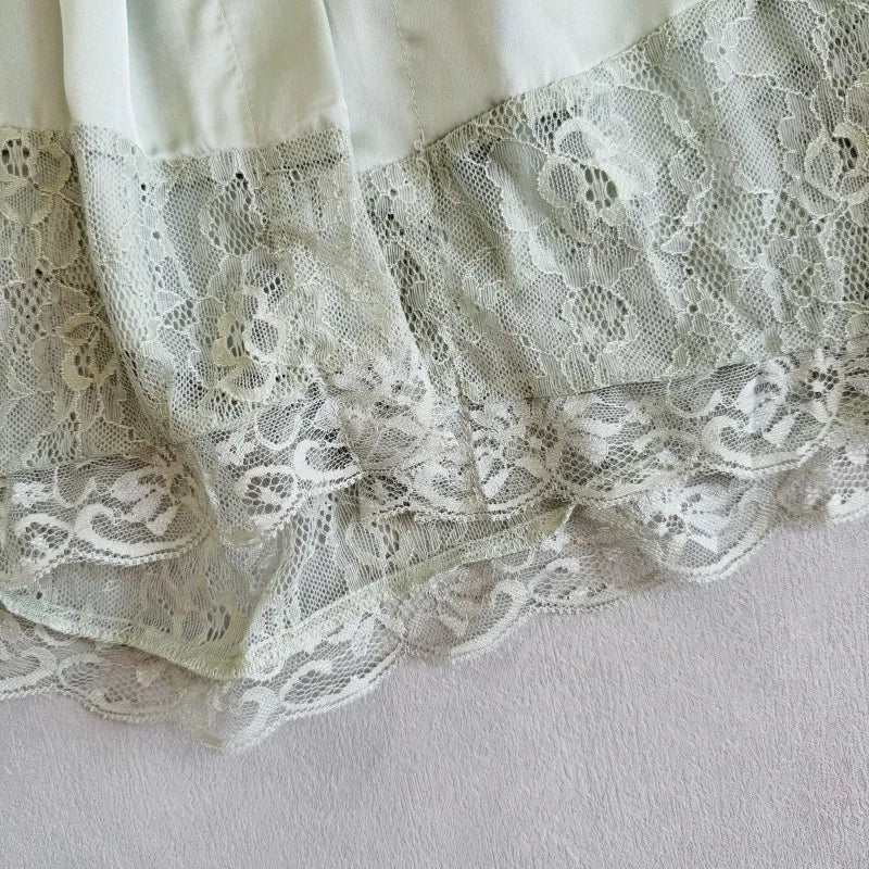 Robe de Mariée Blanche du Matin Peignoir à Dentelle Kimono Femme Élégant Vêtement de Nuit Col V Lingerie Intime en Satin