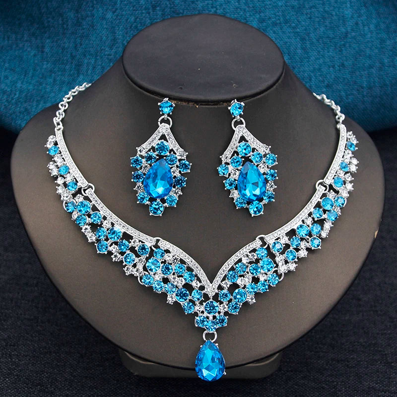 Parure de bijoux de mariée Couronne de princesse — Collier, boucles d'oreilles et couronne