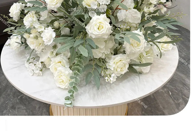 Centre de table de mariage de luxe en boule de roses blanches