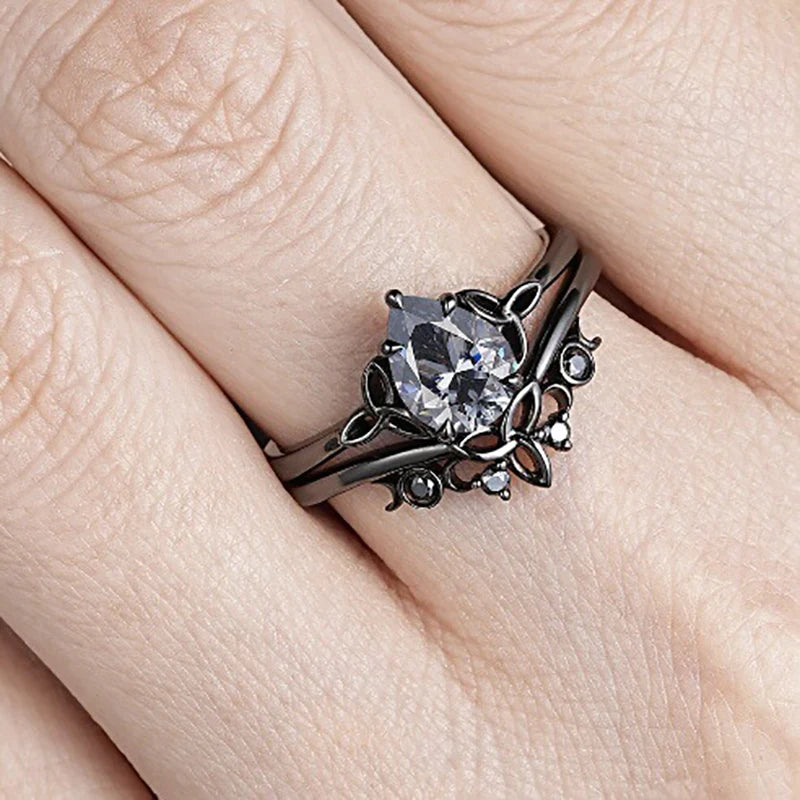 Lot de 2 bagues vintage noires empilables avec zircone cubique taille poire, bague de fiançailles style gothique punk, bijou de mariage.