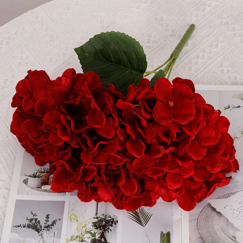 Grand bouquet de fleurs artificielles d'hortensia en soie rouge (5 têtes)