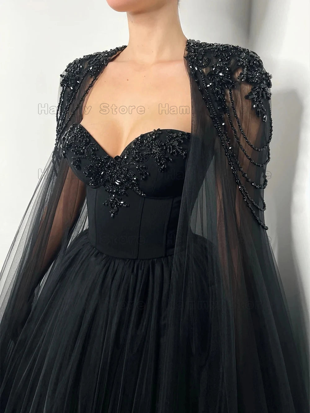 Robe de mariée gothique de haute qualité avec perles, cape amovible, bustier cœur, perles personnalisées, traîne, tulle, robe de mariée noire