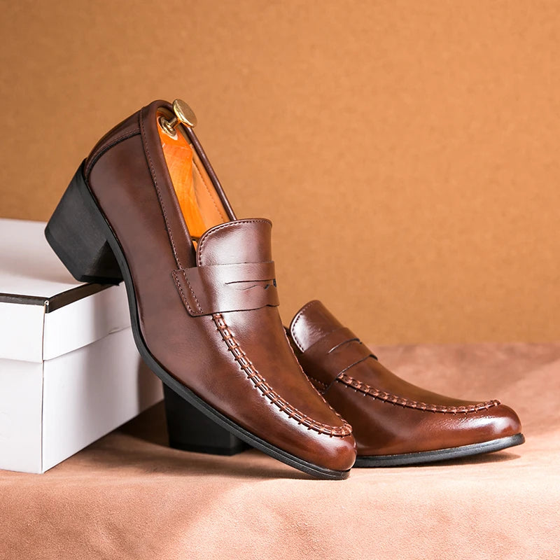 Chaussures habillées rétro à talons hauts pour homme, marque de luxe, chaussures de mariage pointues pour marié, chaussures de ville décontractées en cuir pour homme