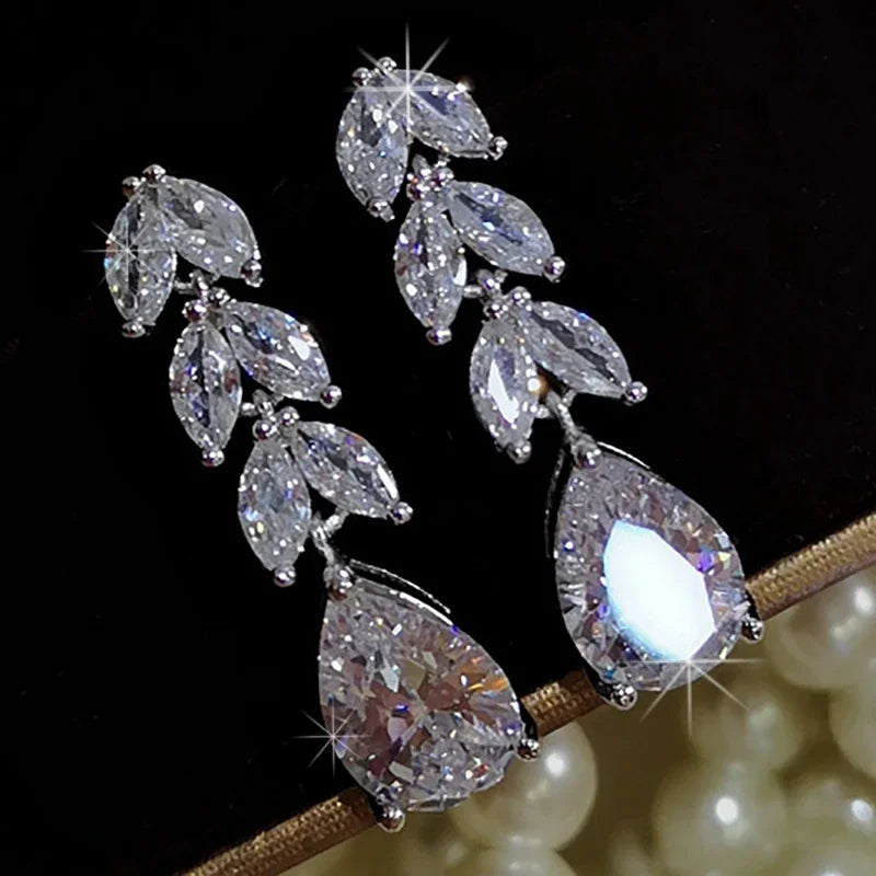 Boucles d'oreilles pendantes en zircon cubique romantique – Bijoux de mariage de mariée
