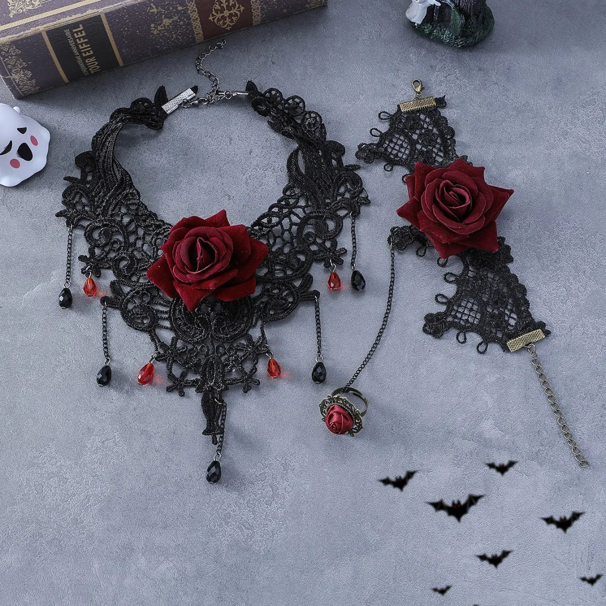 Collier Ras-du-Cou Gothique Crâne et Fleurs — Bijoux d'Halloween et de Mariage Alternatif