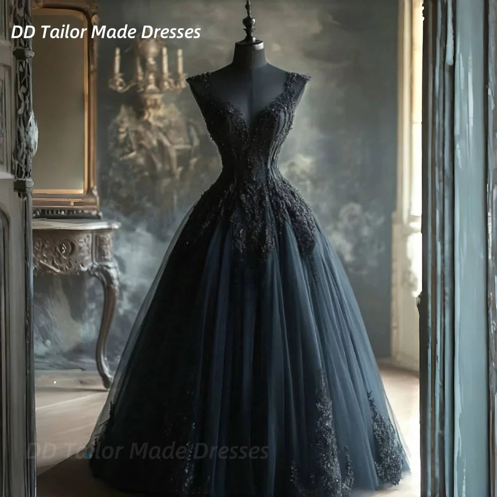 Black Gothic Wedding Dress Floor Length A-Line Tulle Vintage Bridal Gown Lace Appliques Retro Vestidos De Novia Customized