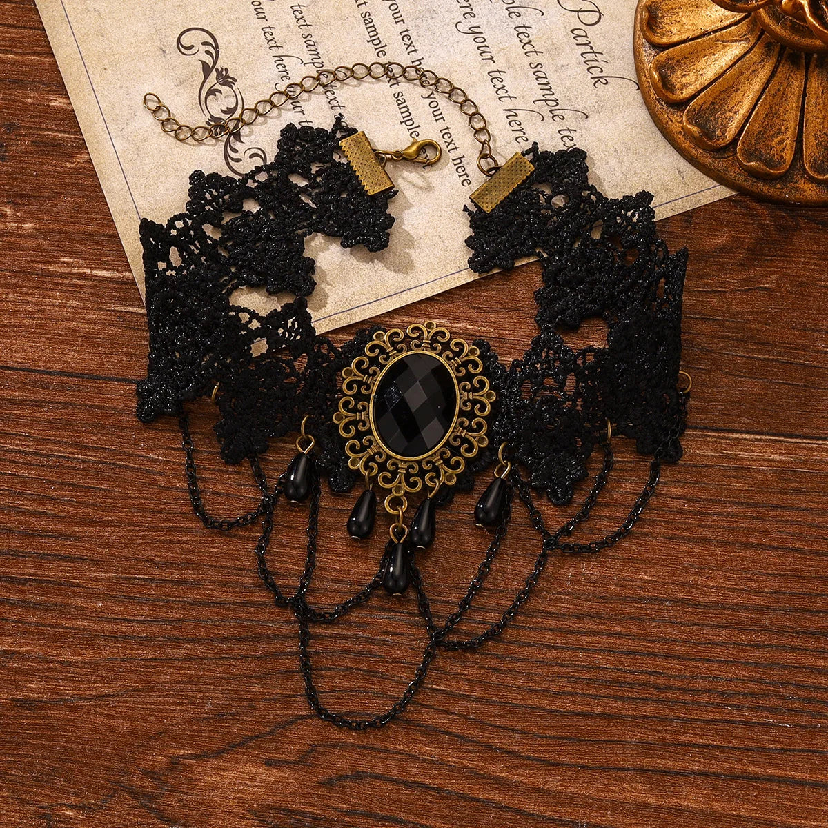 Collier ras-du-cou « rose épanouie en dentelle gothique » — style Lolita