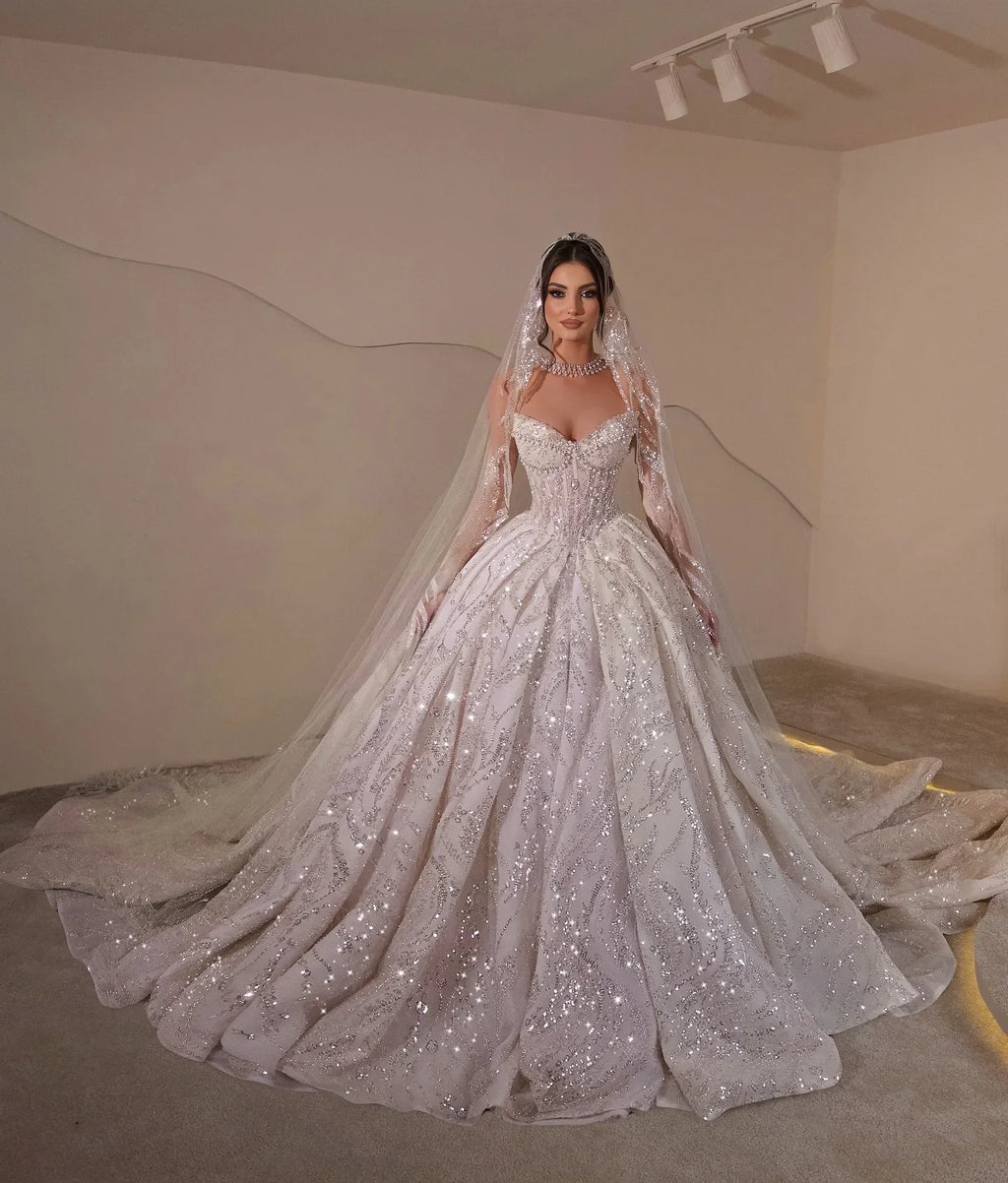 Robe de mariée de princesse étincelante de luxe en cœur, robe de bal de mariée personnalisée avec perles scintillantes, robe de mariée bustier coupe trapèze