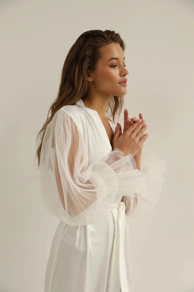 Robe de mariée blanche en soie à manches larges Robe de chambre en satin Robe de mariée boudoir Robe longue Robe de soirée en satin de soie pour femme