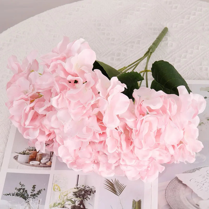 Grand bouquet de fleurs artificielles d'hortensia en soie rouge (5 têtes)