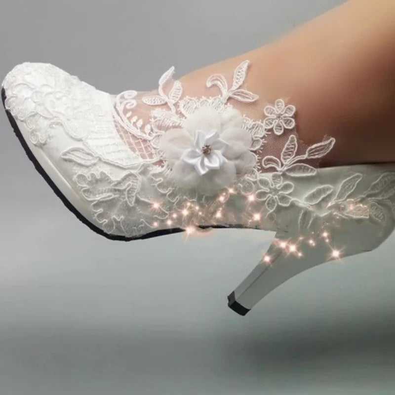 Printemps, bout rond, imperméables, plateformes, lacets, strass, talons bas, chaussures de mariée, talons aiguilles fins, chaussures habillées, grandes tailles pour femmes