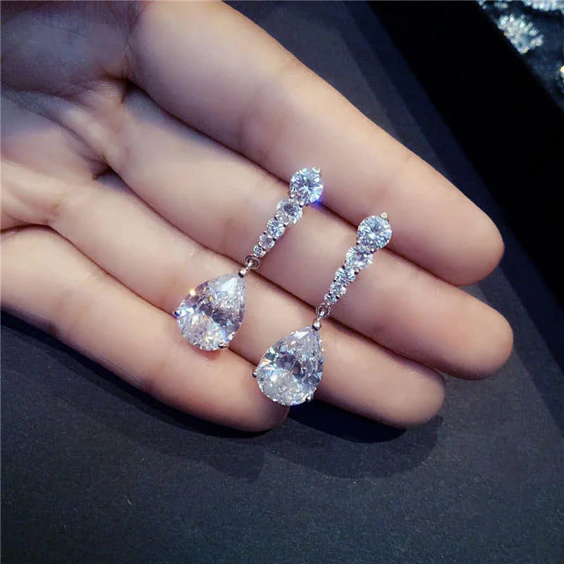 Boucles d'oreilles pendantes en zircon cubique romantique – Bijoux de mariage de mariée