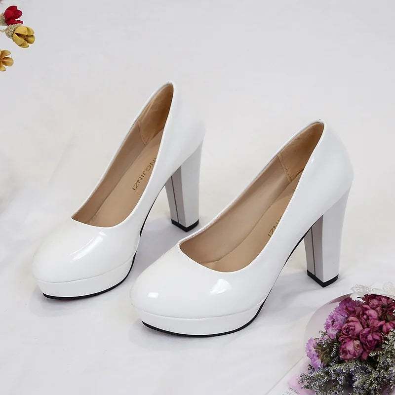 Chaussures à talons hauts pour femmes, chaussures de mariage blanches, talons épais, escarpins de soirée à la mode, chaussures noires, rouges, grande taille, printemps