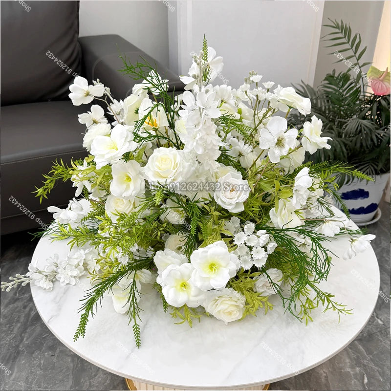 Centre de table de mariage de luxe en boule de roses blanches