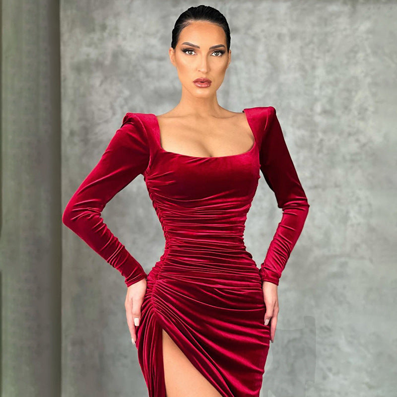 Robe longue élégante à col carré et manches longues